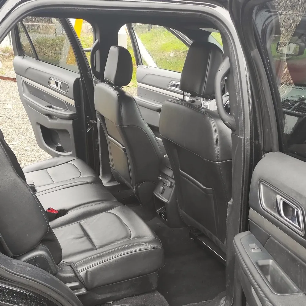 Ford Explorer photo 6