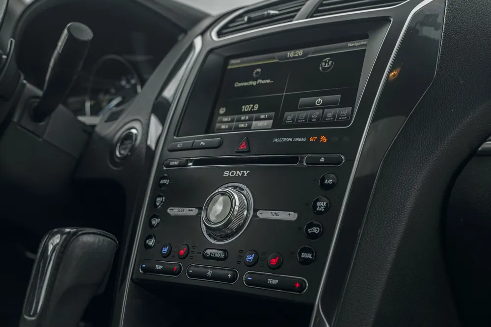 Ford Explorer 7-seater photo 11