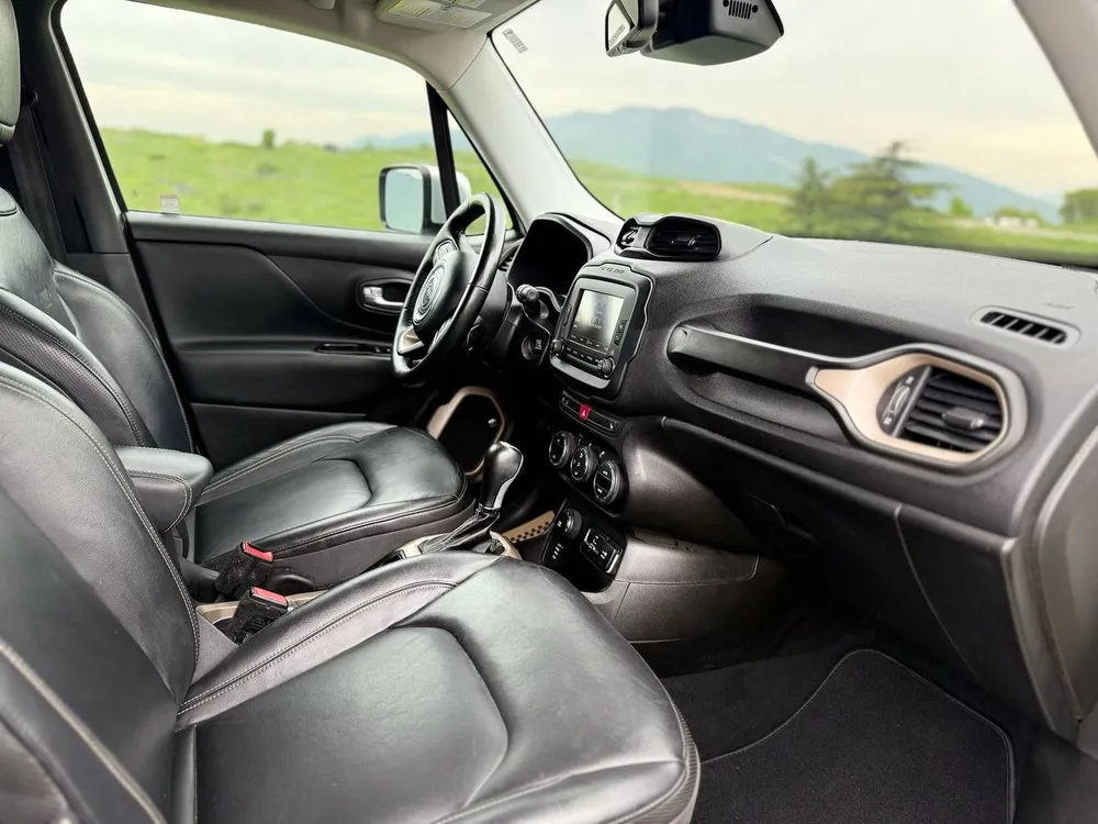 Jeep Renegade photo 6