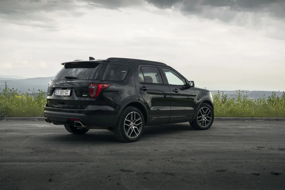 Ford Explorer 7-seater photo 4