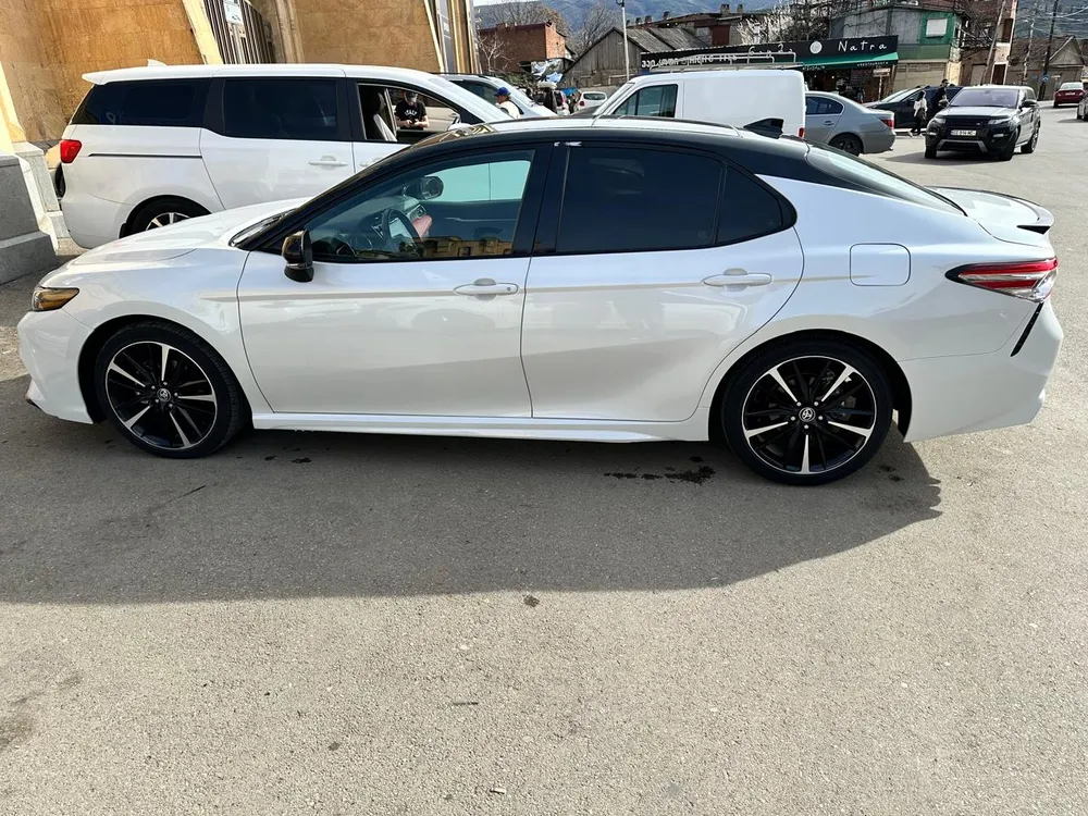 Toyota Camry photo 6