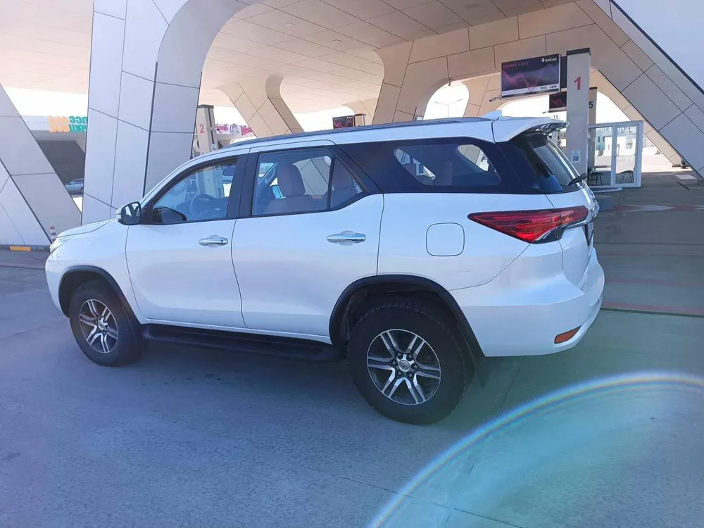 Toyota Fortuner  photo 2
