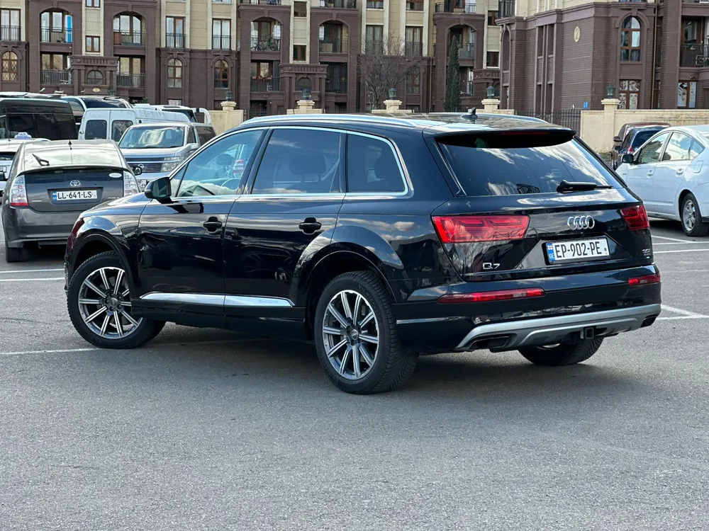 Audi Q7  photo 5