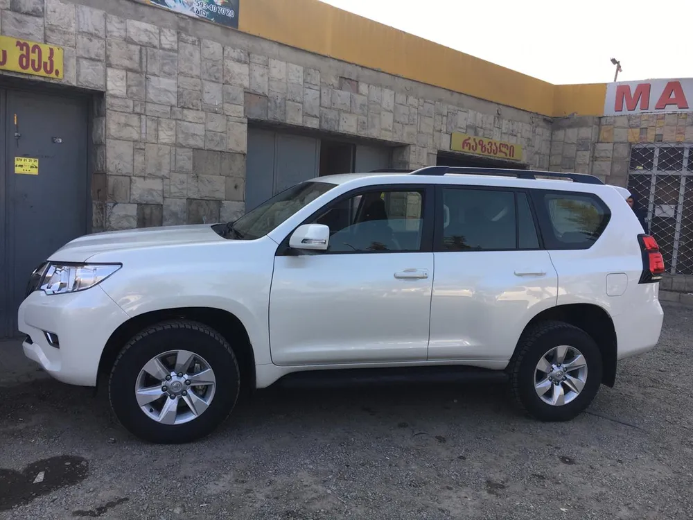 Toyota Land Cruiser Prado  photo 4