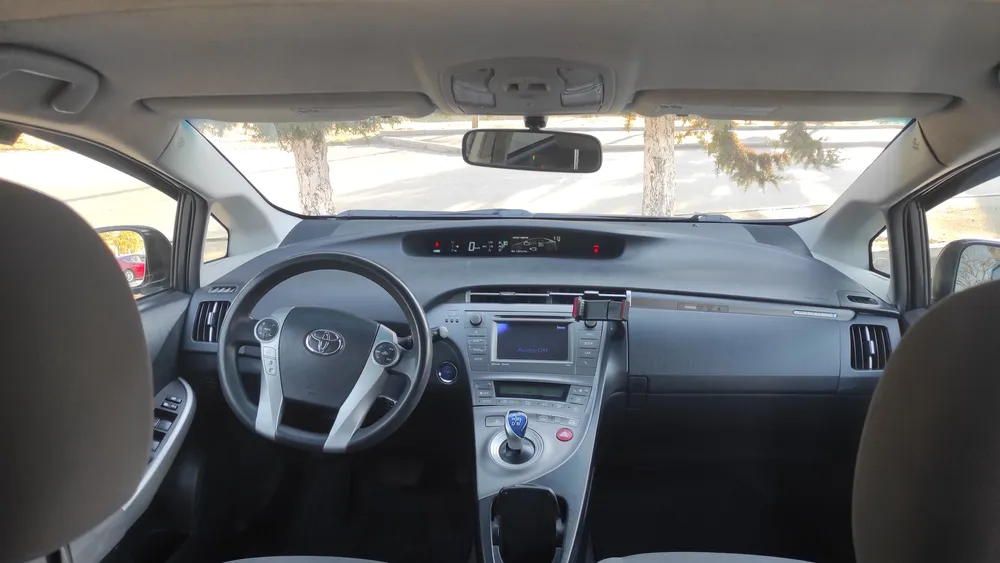 Toyota Prius photo 8