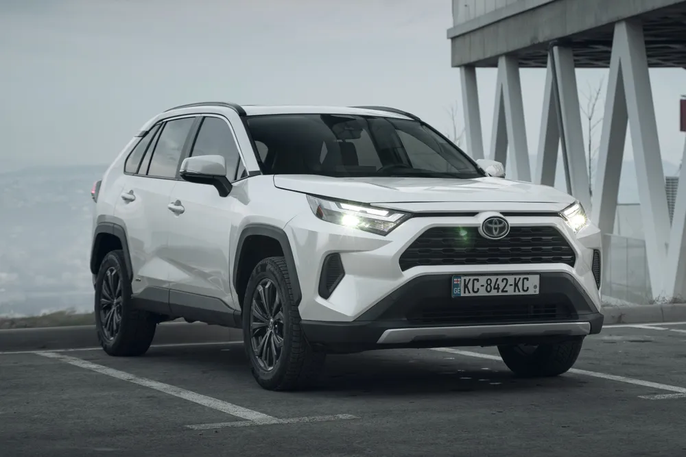 Toyota RAV-4 photo 2
