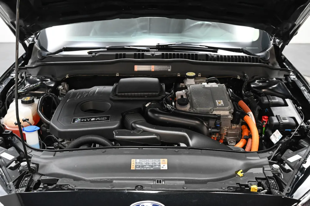 Ford Fusion Titanium Hybrid photo 12