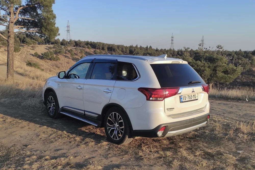 Mitsubishi Outlander photo 6