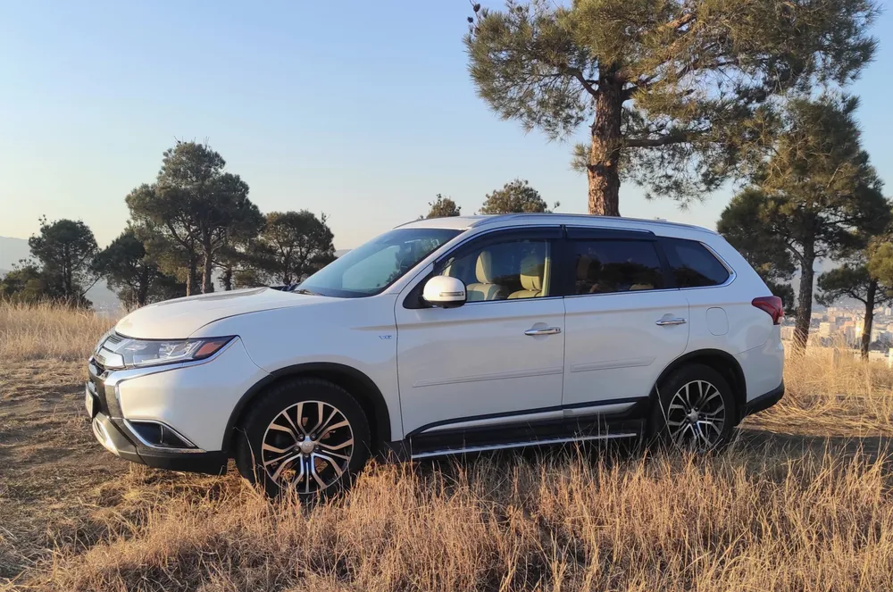 Mitsubishi Outlander photo 3