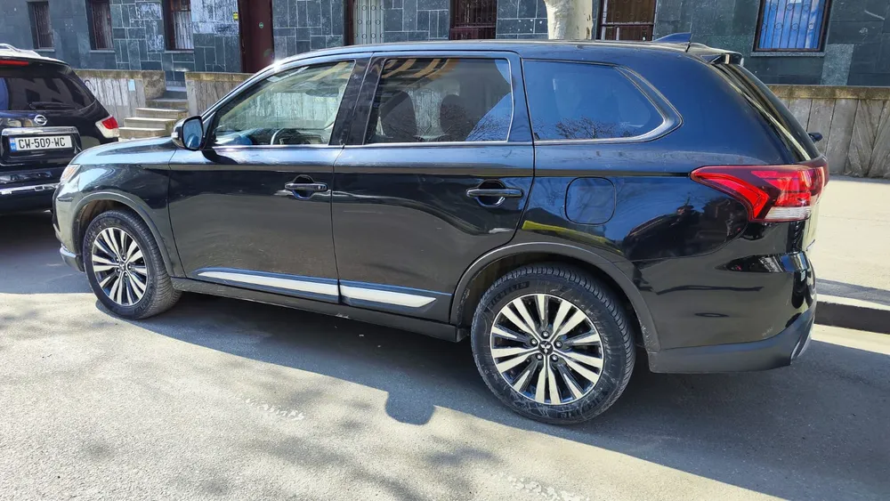 Mitsubishi Outlander  photo 4