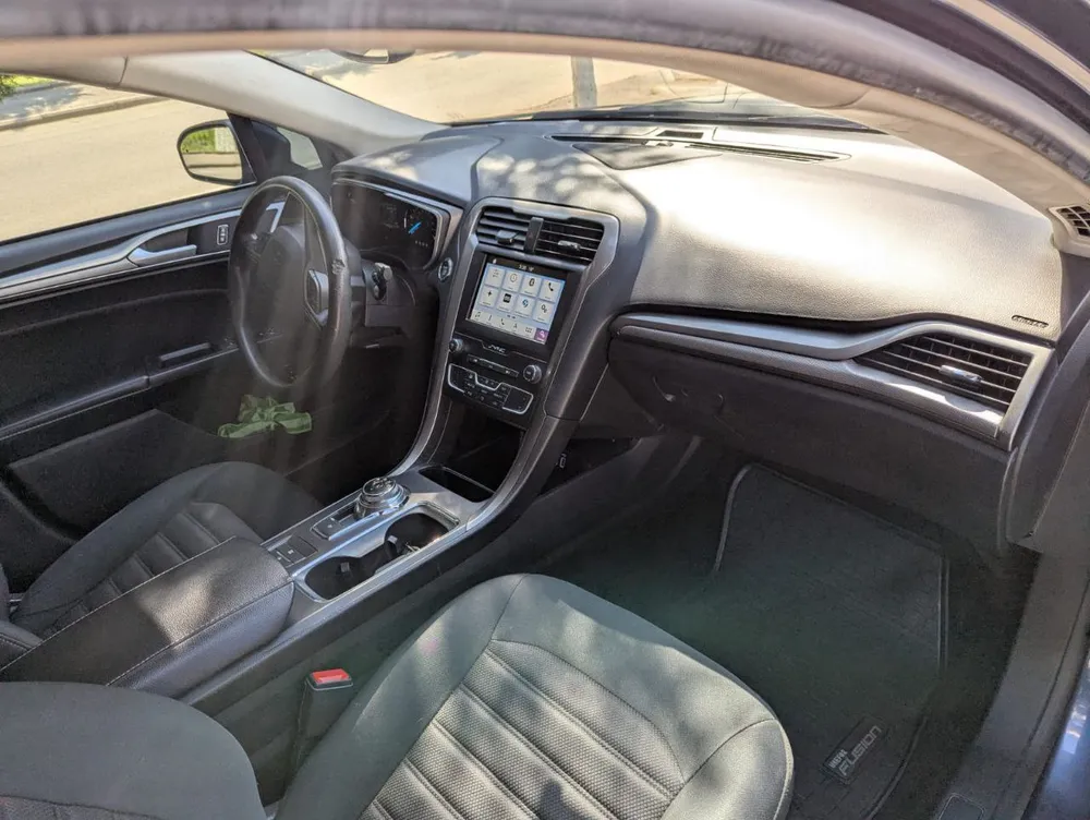 Ford Fusion photo 6