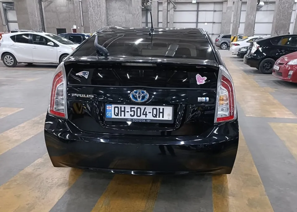 Toyota Prius photo 4