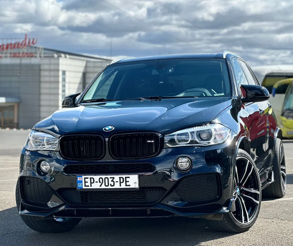 BMW X5 photo 2