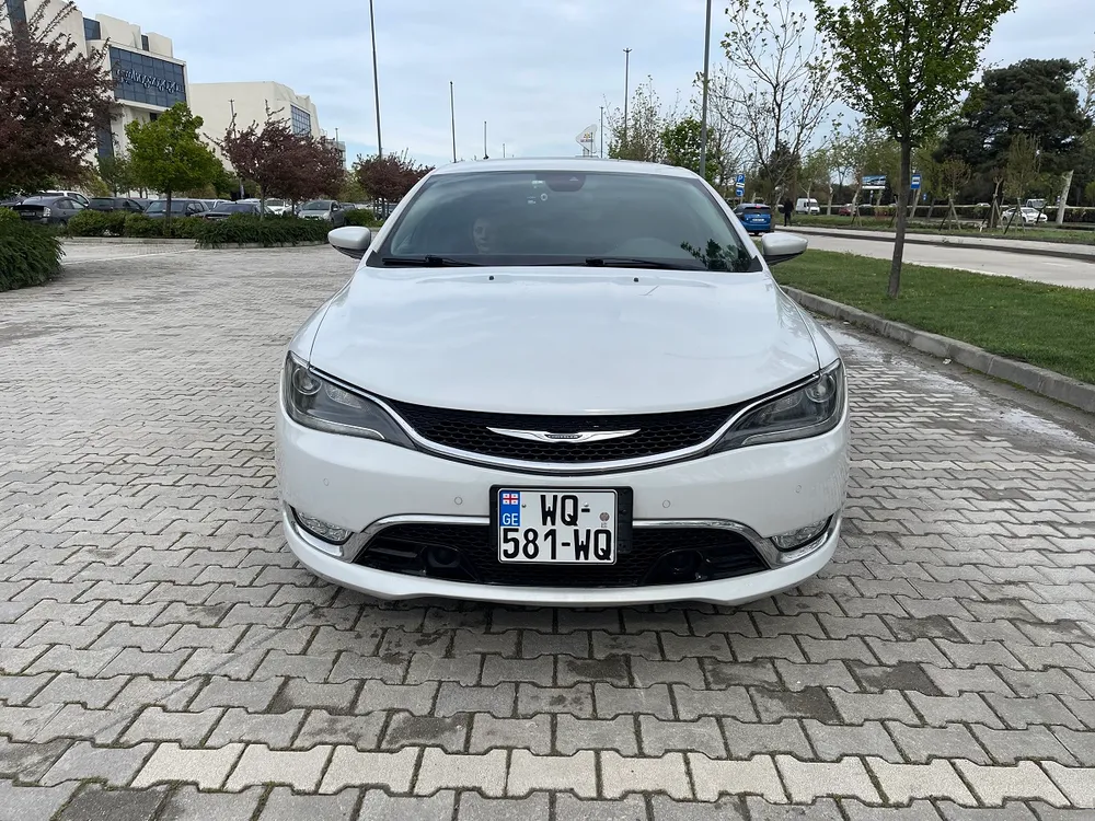 Chrysler 200 photo 5