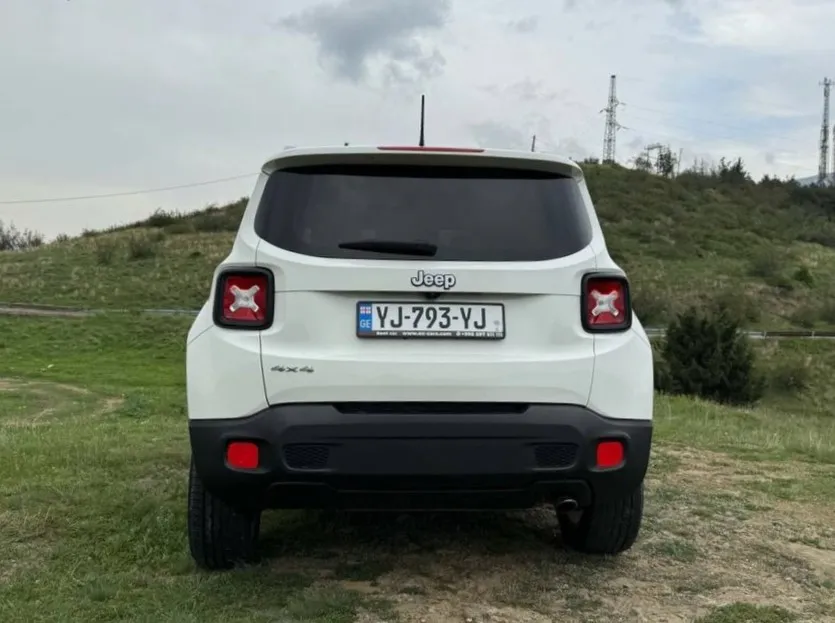Jeep Renegade photo 3