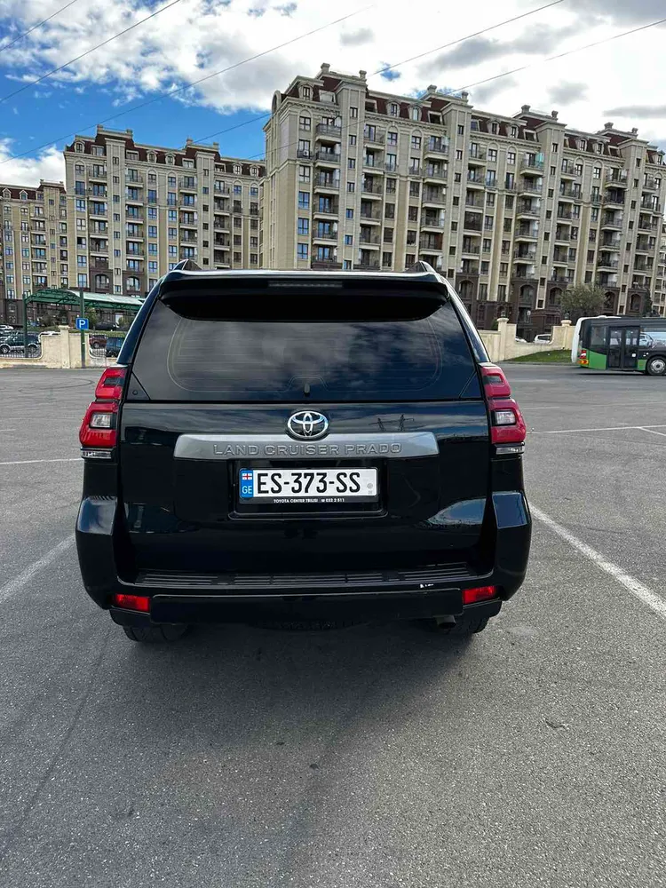 Land Cruiser Prado photo 8