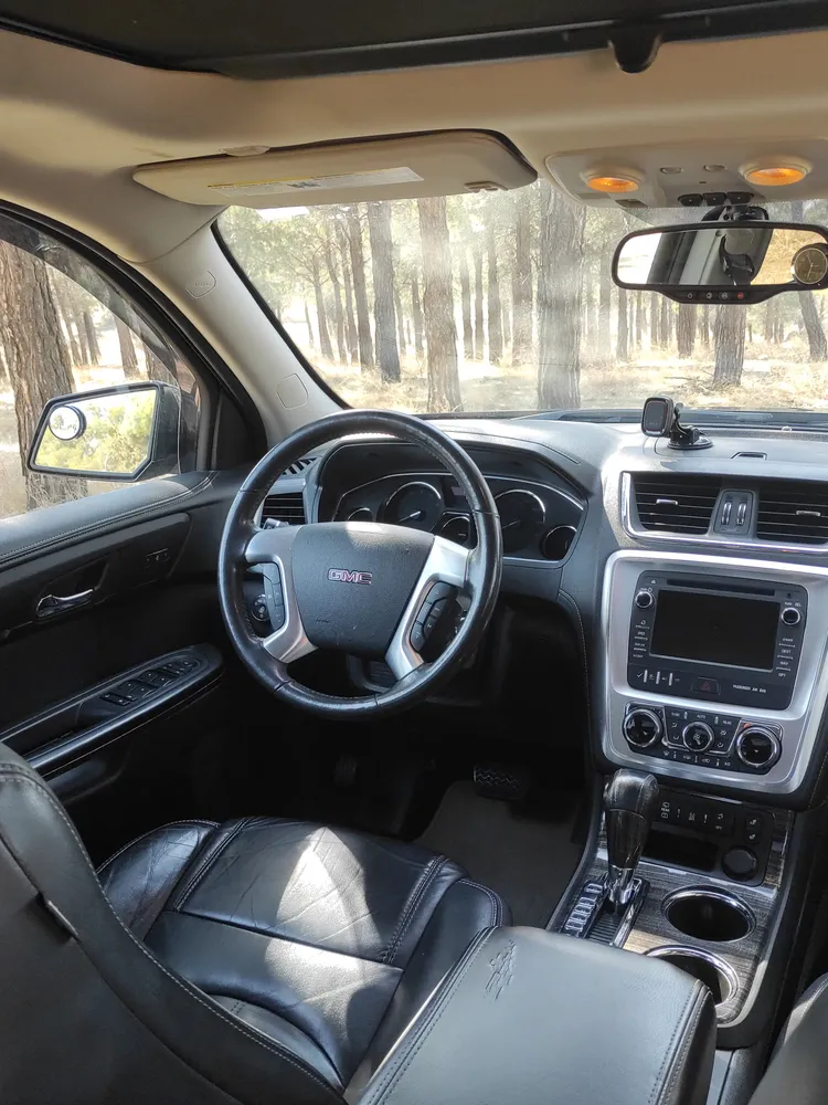 GMC Acadia photo 8