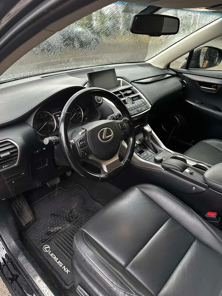 Lexus NX 200 photo 2