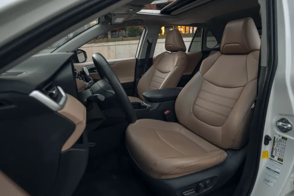 Toyota RAV-4 photo 9