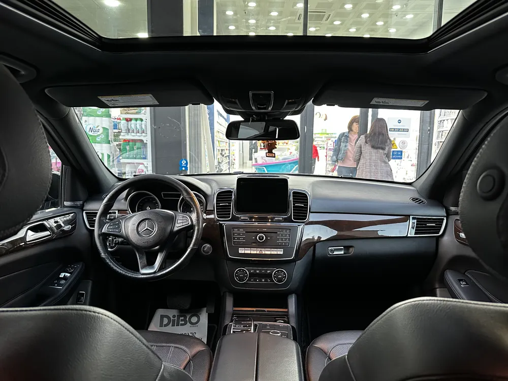 Mercedes-Benz GLE  photo 5