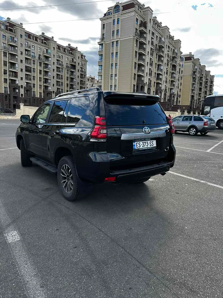 Land Cruiser Prado photo 6