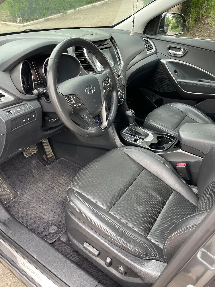 Hyundai Santa FE photo 3
