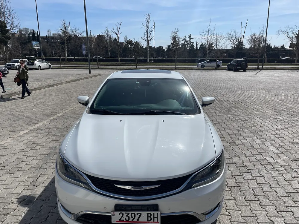 Chrysler 200