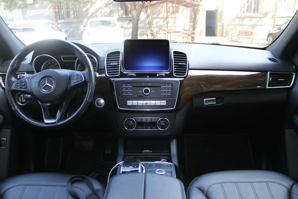 Mercedes-Benz GLE  photo 10