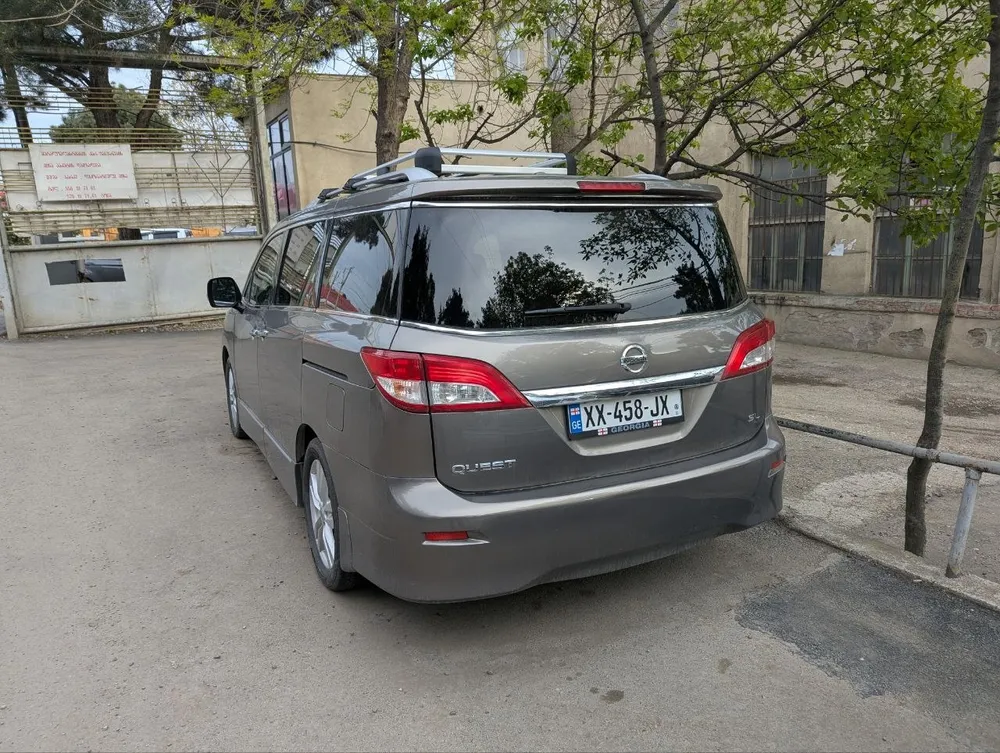 Nissan Quest photo 6