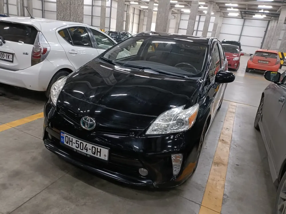 Toyota Prius photo 2