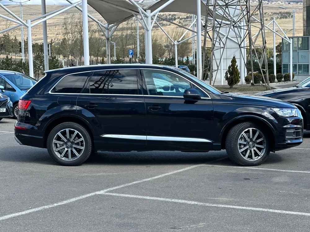 Audi Q7  photo 8