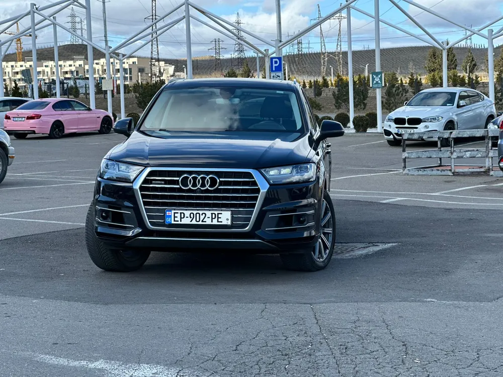 Audi Q7  photo 9