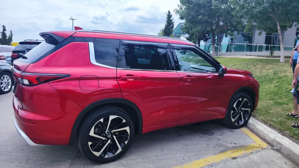 Mitsubishi Outlander  photo 7