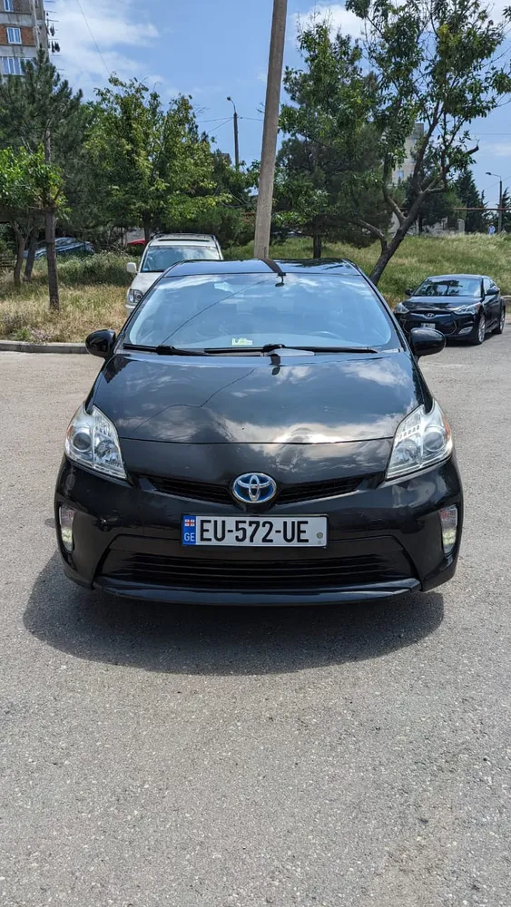 Toyota Prius photo 4