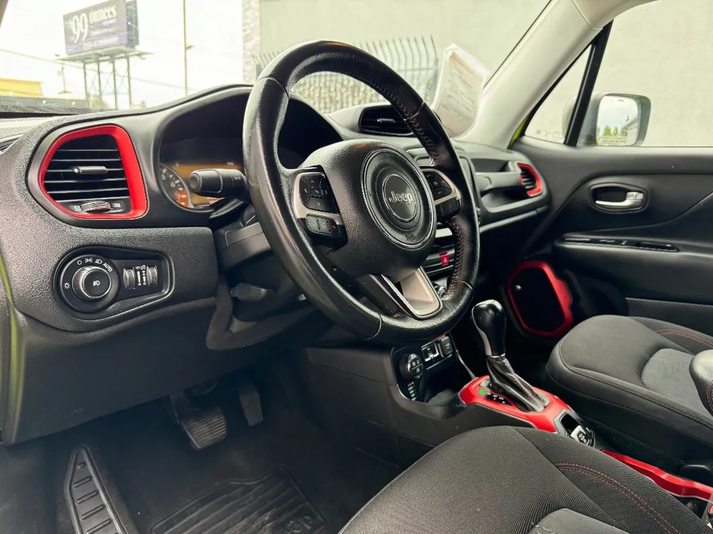 Jeep Renegade photo 4