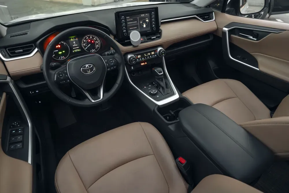 Toyota RAV-4 photo 8