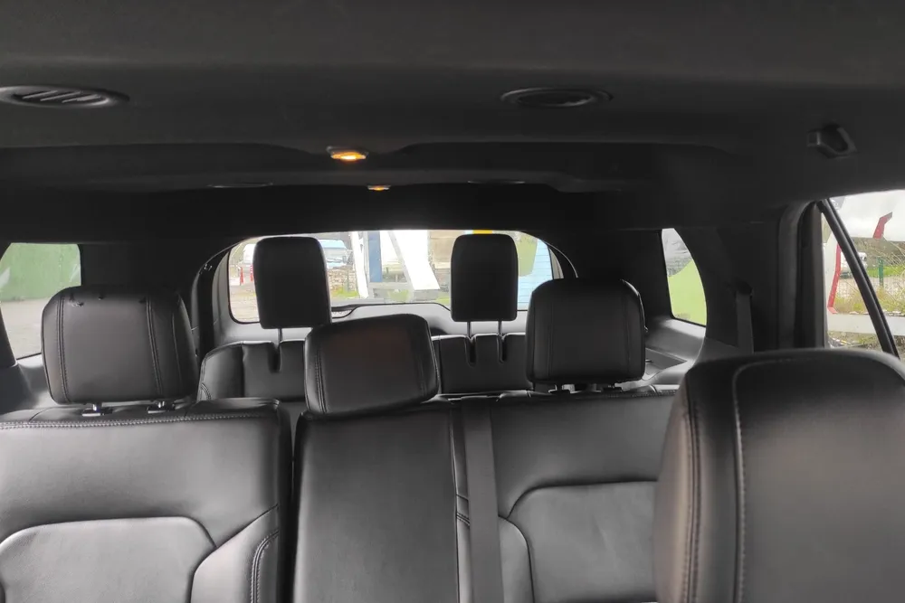 Ford Explorer photo 7