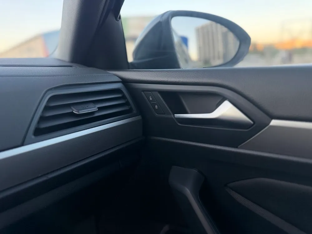 VW Jetta photo 16