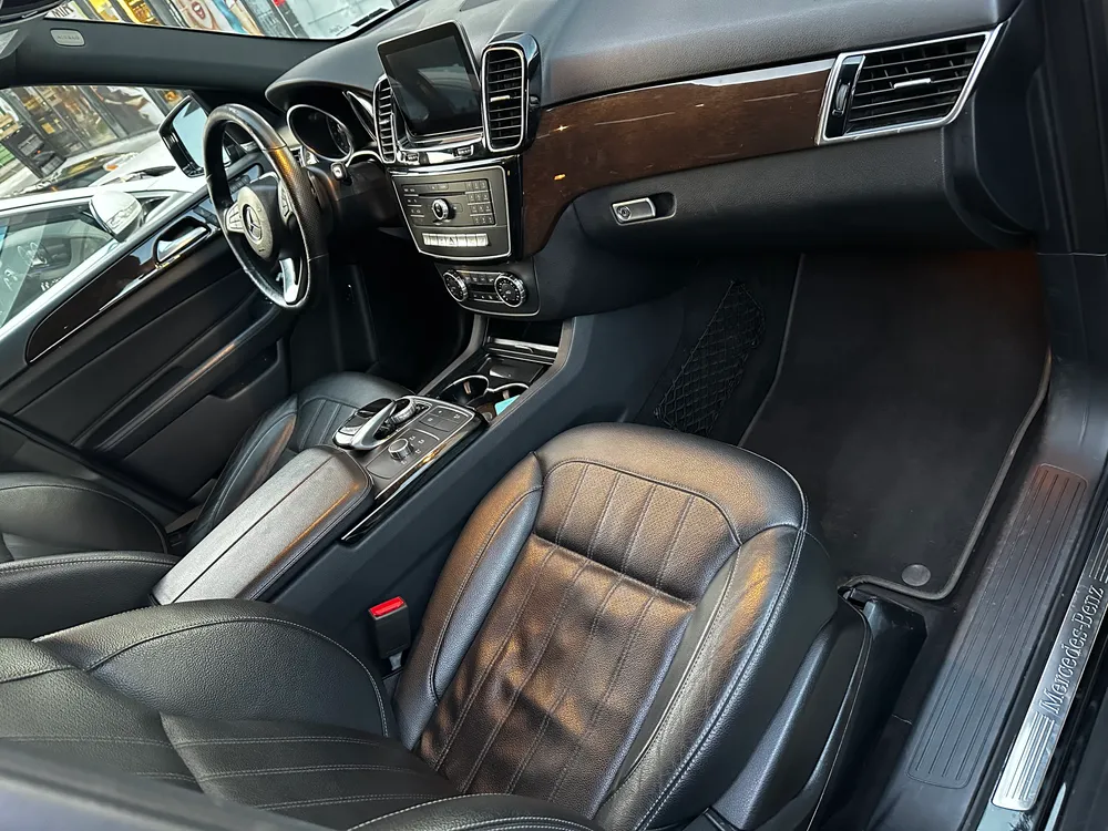 Mercedes-Benz GLE  photo 6