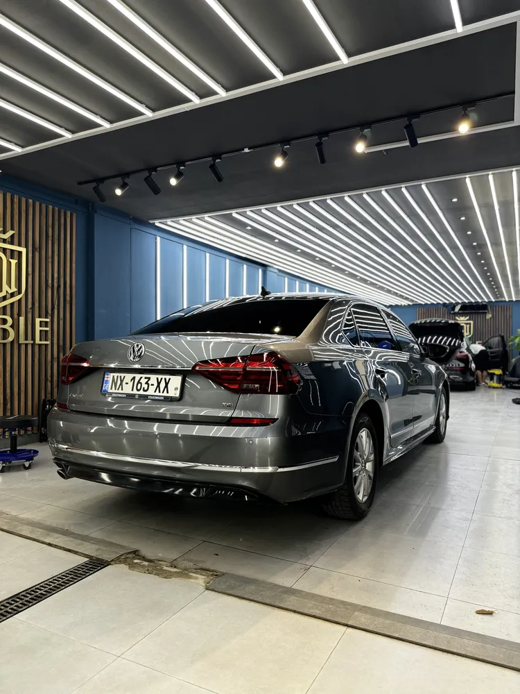 Volkswagen Passat photo 2