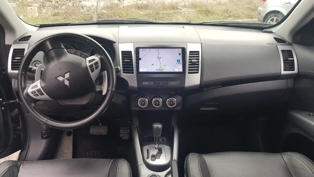 Mitsubishi Outlander photo 4