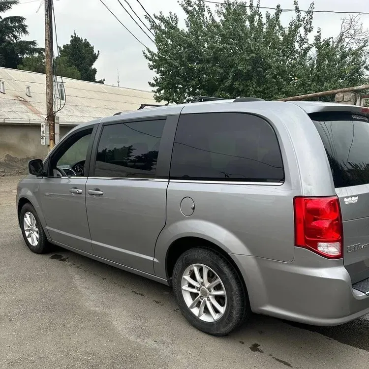 Dodge Grand Caravan photo 6