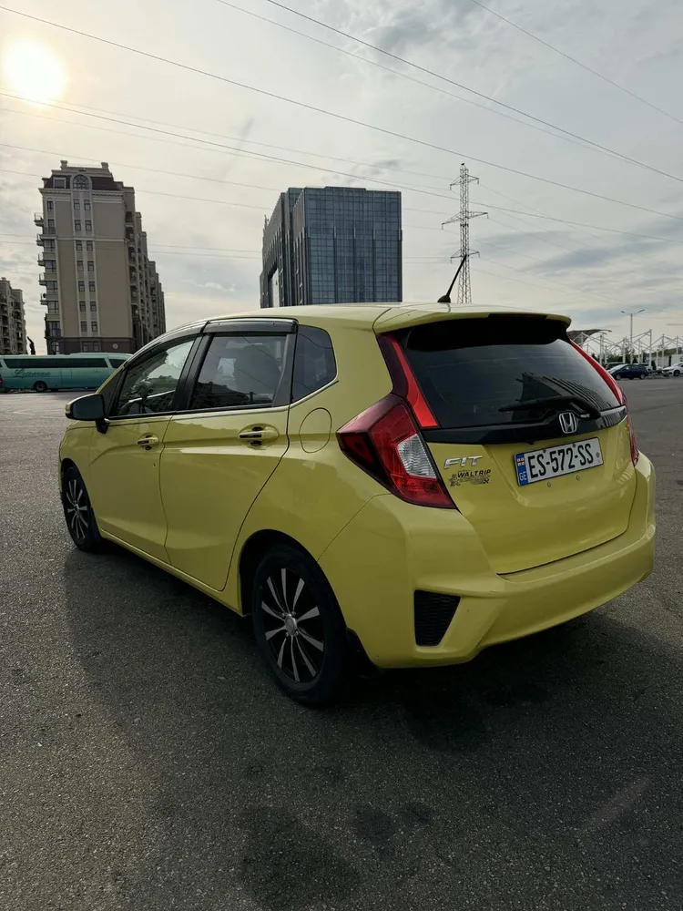 Honda Fit photo 6