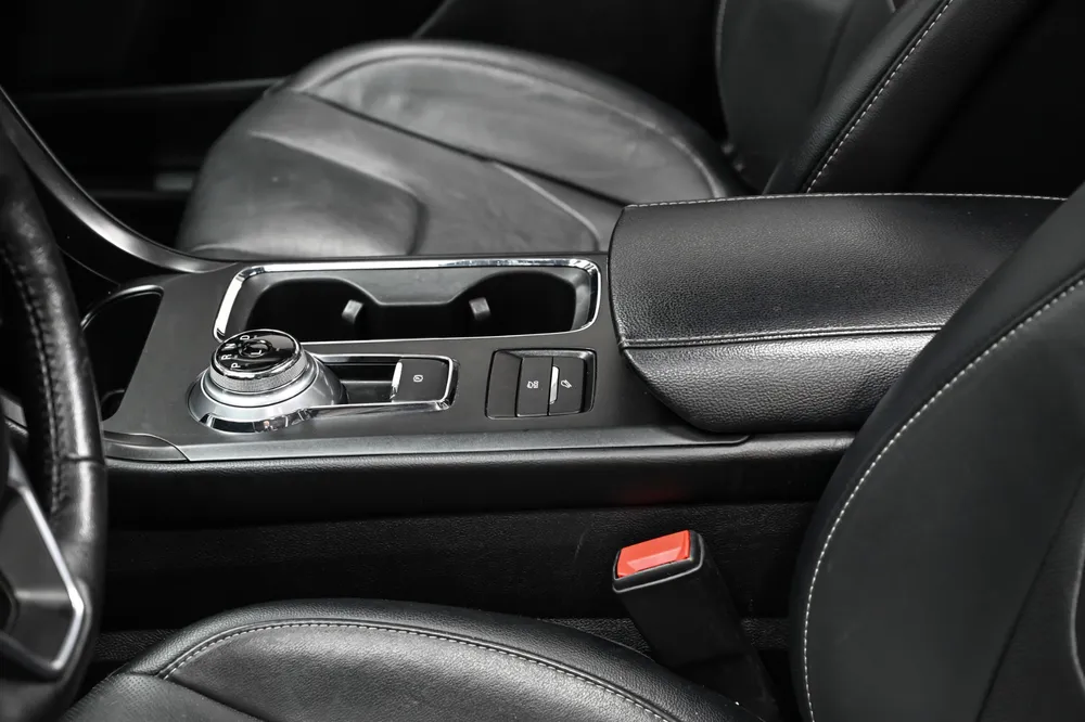 Ford Fusion Titanium Hybrid photo 7