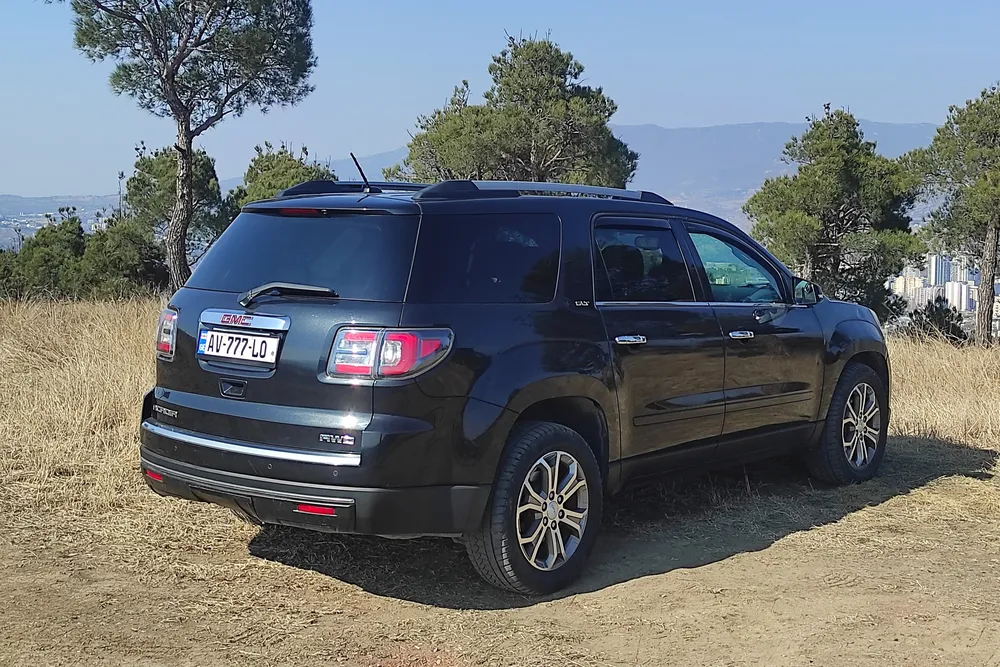 GMC Acadia photo 7