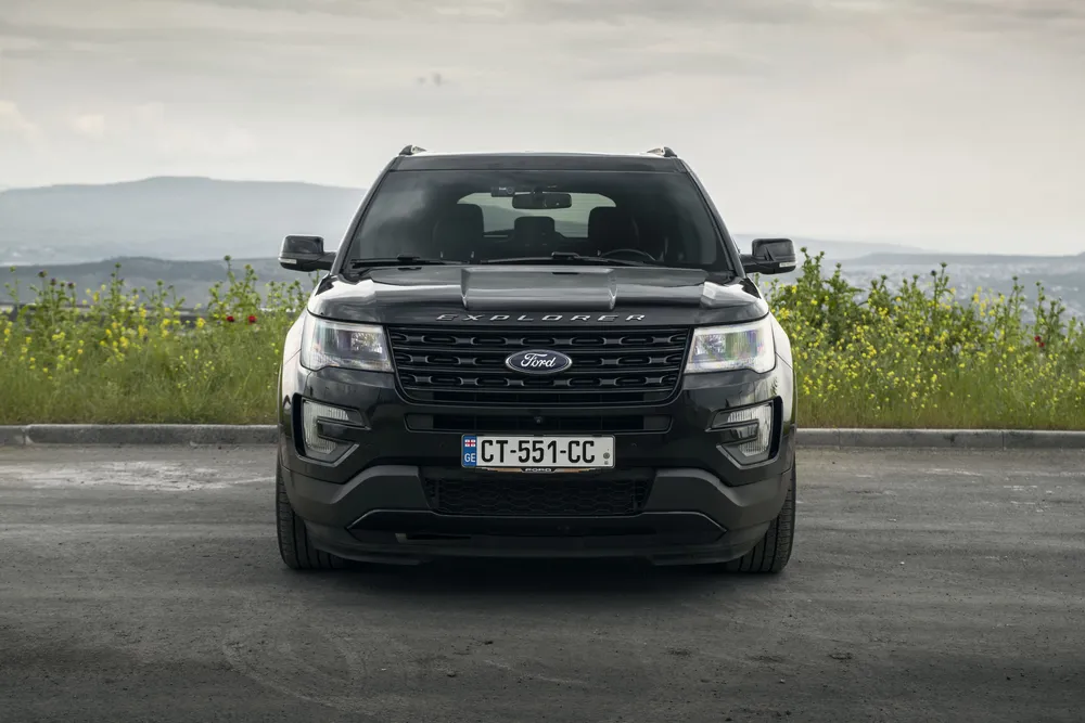 Ford Explorer 7-seater photo 2