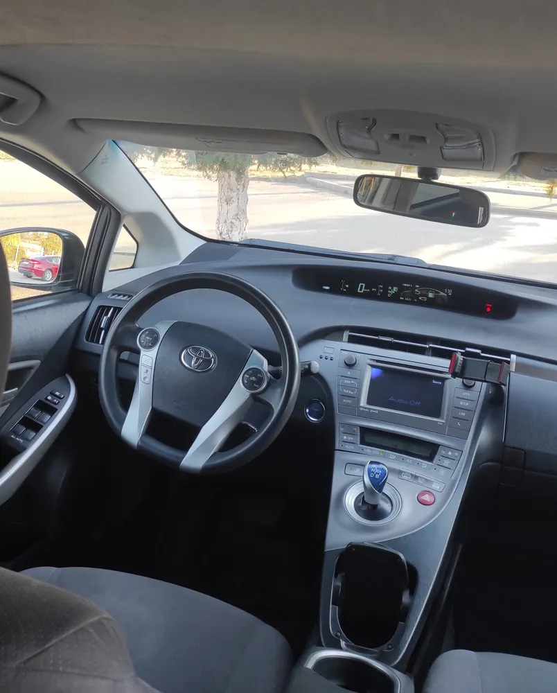 Toyota Prius photo 6