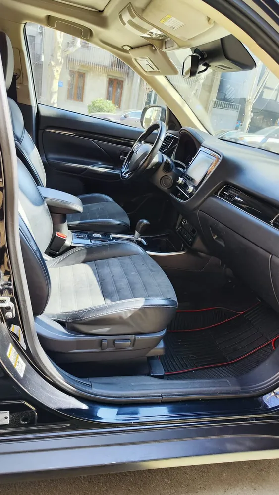 Mitsubishi Outlander  photo 3