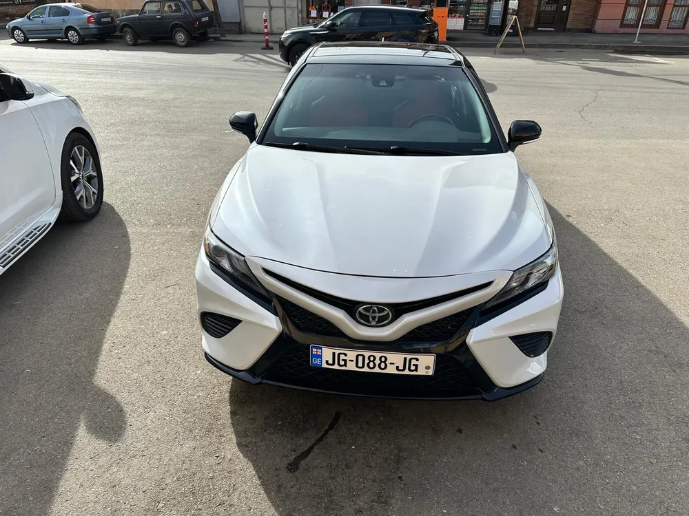 Toyota Camry photo 3