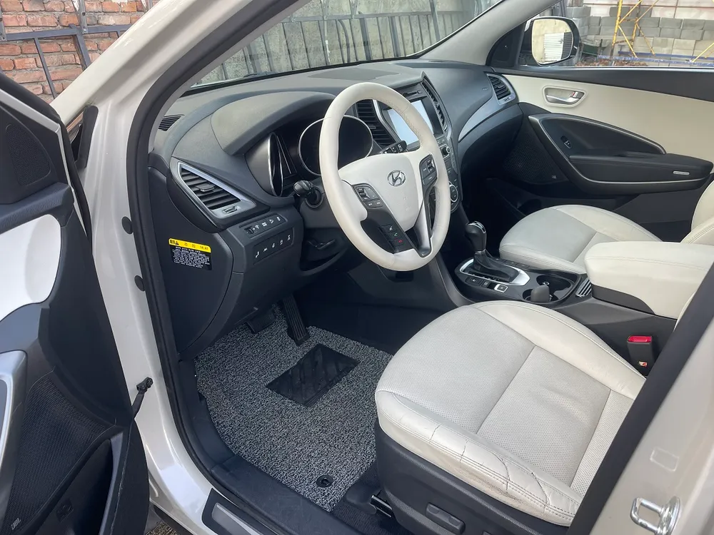 Hyundai Santa FE photo 5